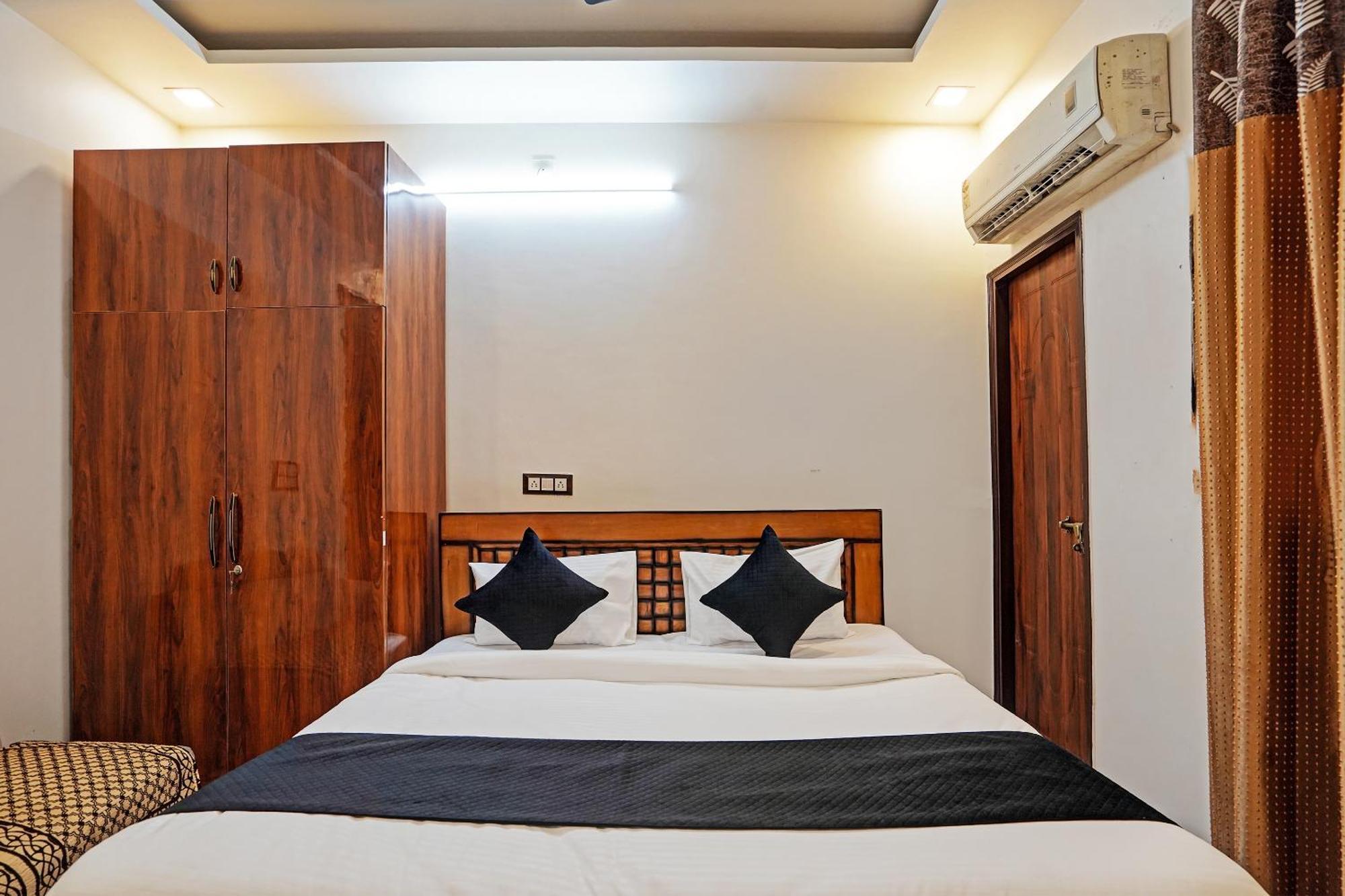 Hotel Play- Platinum Sector144 Couple Friendly Noida Exterior foto